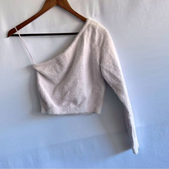 Women's RUMO Pastel Purple One Shoulder Asymmetrical Fuzzy Sweater - Picture 3 of 6
